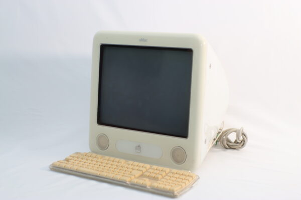 コンピュータ Apple eMac｜CE250000066