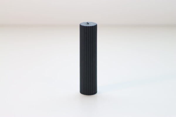 プリーツ・ピラーキャンドル・ブラック（大）｜AB250100358