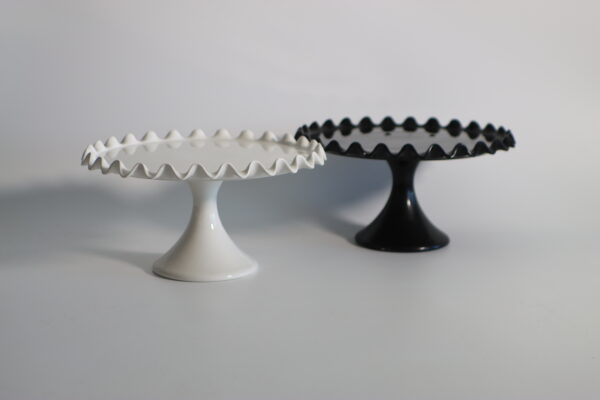 ホワイト・ディープフリル・ケーキスタン｜DB250100042