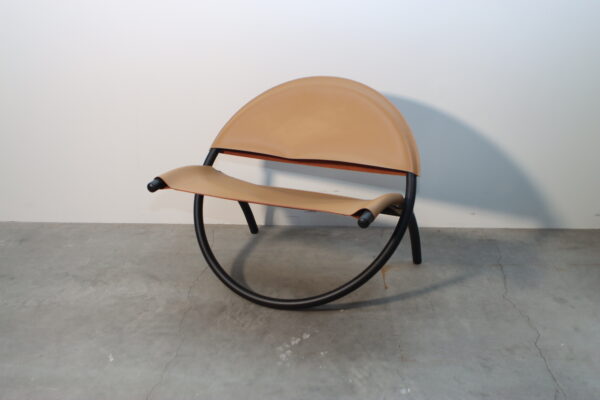 モダン・レザー・ラウンジチェア｜BB250300012