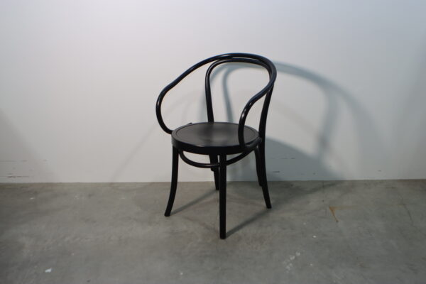 ブラック・ベントウッドアームチェア｜BB250000067