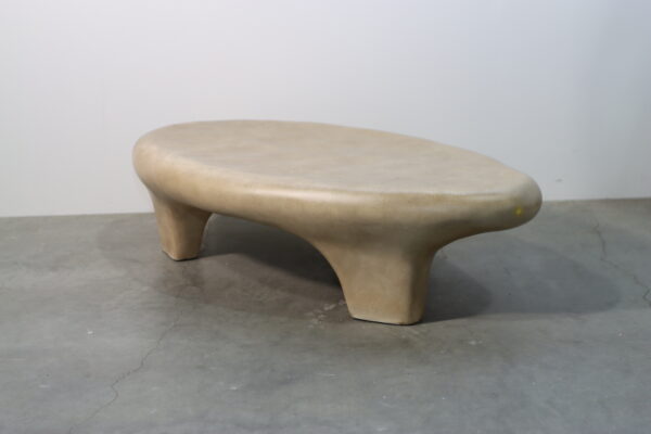 FRP製モダン・センターテーブル｜BE250200027