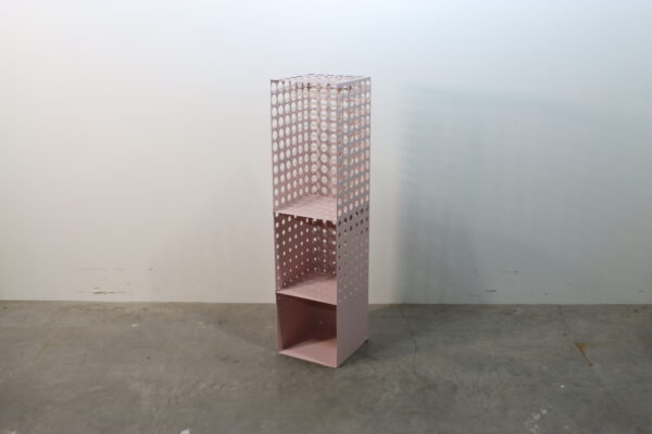 パーフォレイテッド・ウォールシェルフ（ピンク）｜BF250100049